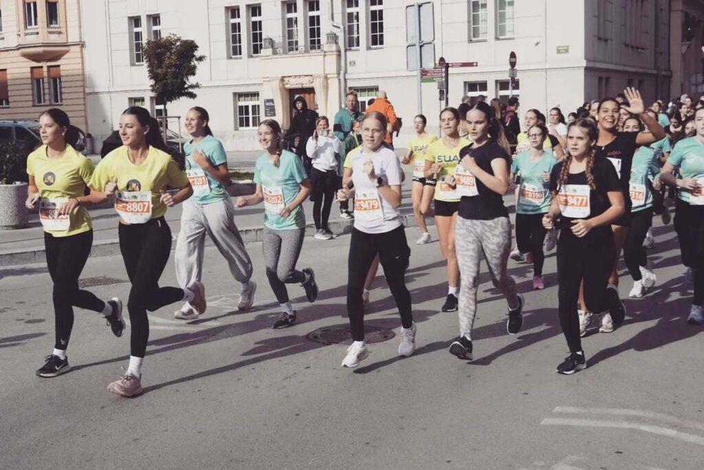 Dijakinje blestele na ljubljanskem maratonu!, SUA&Scaron; Ljubljana